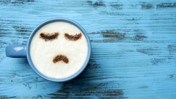 优速配资 三大指数集体收跌，两市成交缩量超8000亿丨复盘论